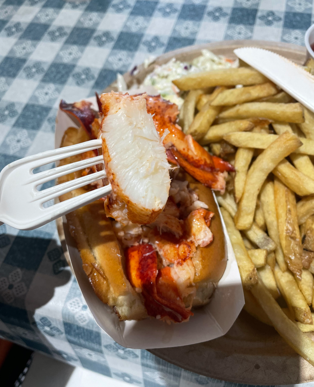 The Best Lobster Rolls In LA, Orange County And San Diego (UPDATED 2025 ...